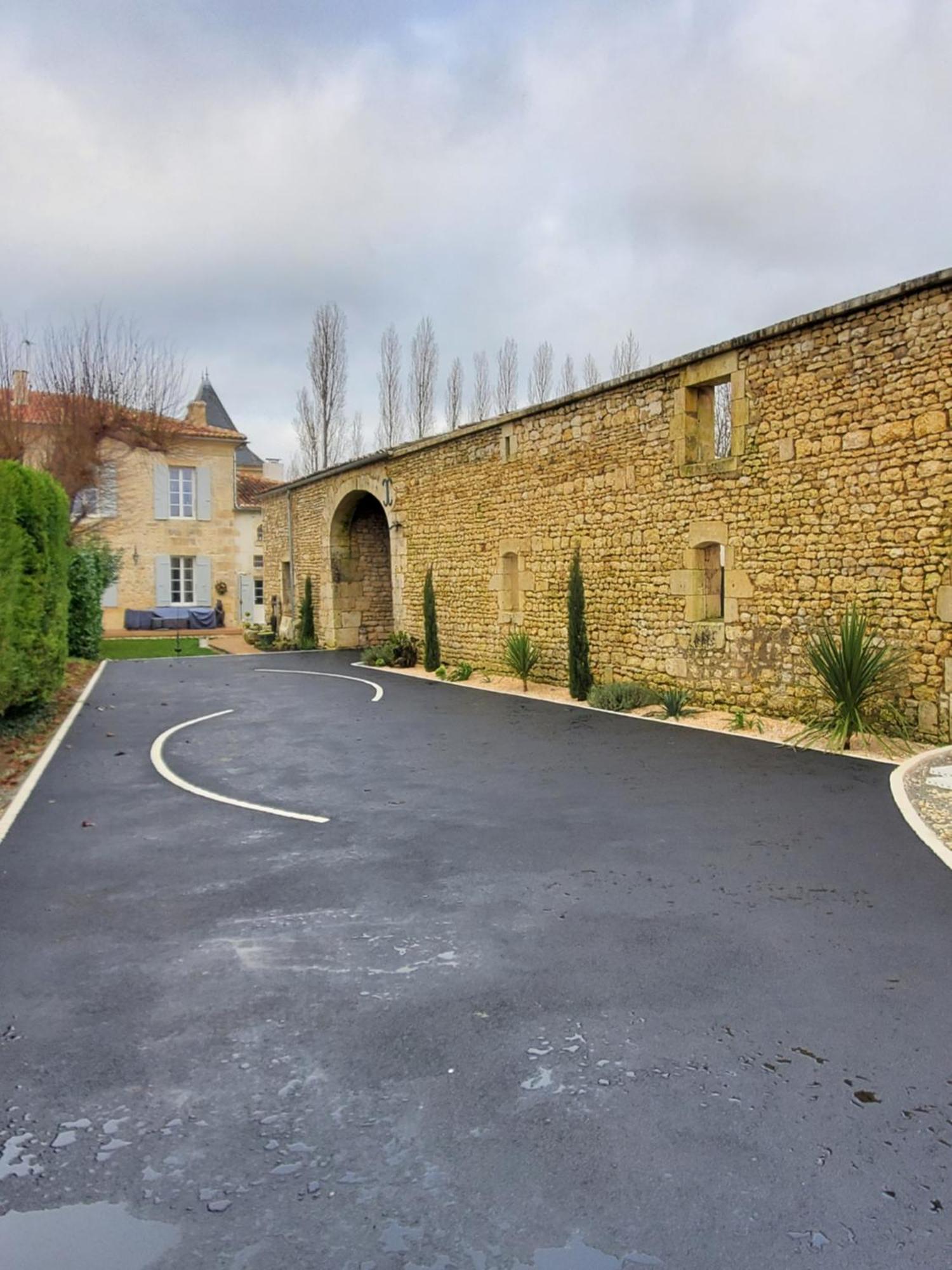 Bed and Breakfast Domaine De La Gemoliere Gémozac Exterior foto